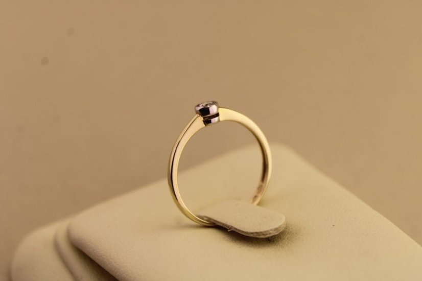 Prsteň brilianty- biely diamant- H/Si- kombinované zlato- 14 karátov