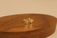 Náušnice - krížiky - puzetky - žlté zlato - 14 karátov