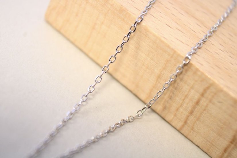 Retiazka- celebritka- ružová riečna perla- rhódiované striebro