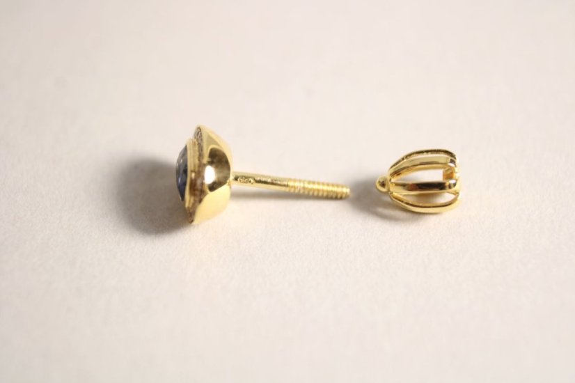 Zafírové a diamantové náušnice, žlté zlato, diamanty 0,10 ct, šrúbky, 1,80 g, 14K 585/1000