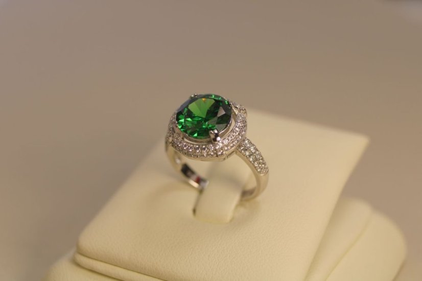 Prsteň-swarovski crystals-zelený-striebro