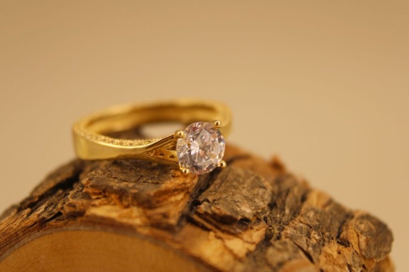 Zlatý zásnubný prsteň-číre zirkóny-žlté zlato-14 karátov