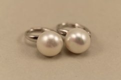 Náušnice- biele riečne perly- klasické zapínanie- striebro