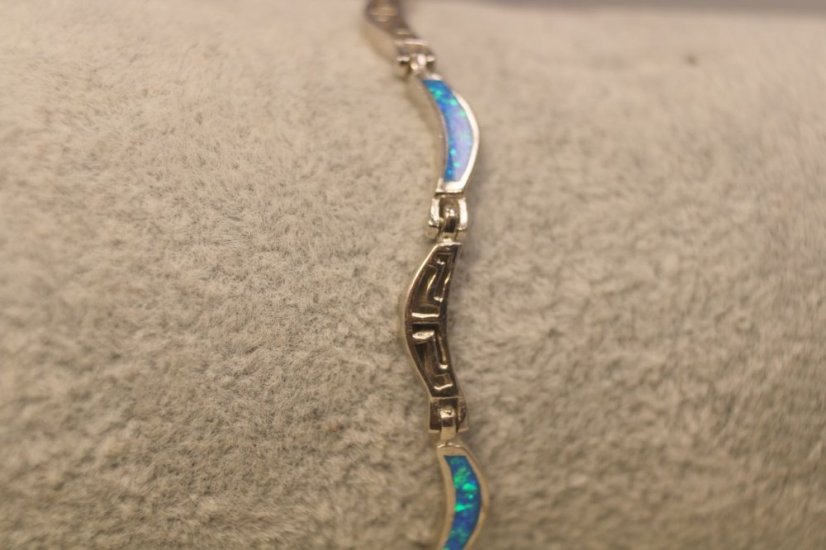 Strieborný polopevný náramok striedavý vzor s modrým opálom, rhodium, 19,5 cm, 10,27g, 925/1000