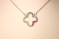 Náhrdelník- ďatelinka- farebné zirkóny- rhódiované striebro