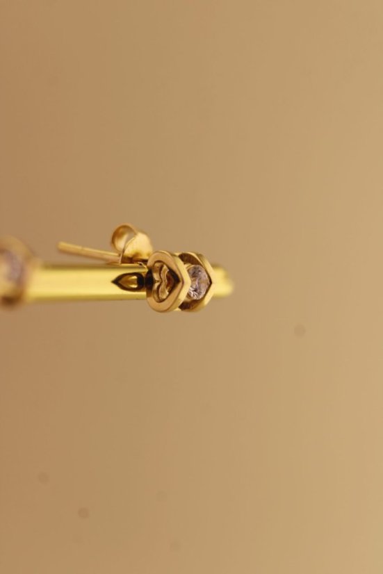 Náušnice- srdiečka-diamanty- žlté zlato- napichovačky- 14 karátov