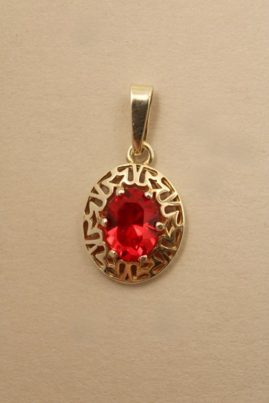 Prívesok- grécky vzor- červený zirkón- pozlátené striebro