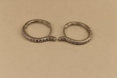 Náušnice- kruhy- číre kamienky- kĺb- rhódiované striebro- 925/1000