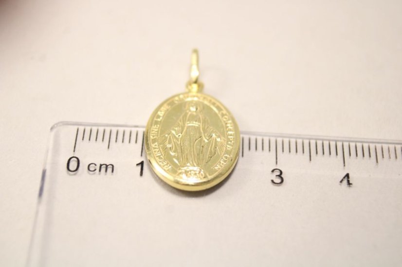 Pozlatený strieborný prívesok medailón s Pannou Máriou 3,13g, 925/1000 - Materiál: Pozlátené striebro, Váha (g): 3,12, Rýdzosť: STRIEBRO 925/1000