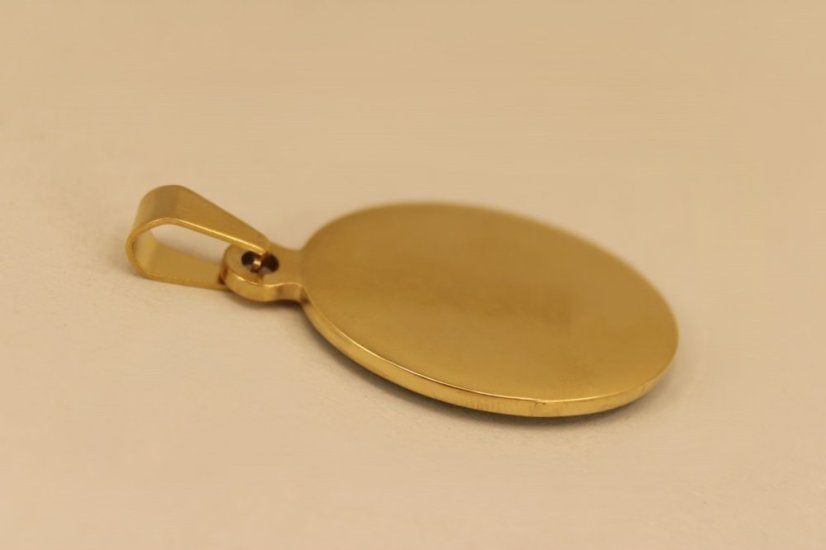 Prívesok-farebná Panna Mária- pozlátená chirurgická oceľ