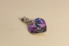 Prívesok-tvar srdiečka - fialový swarovski crystals- všeobecný rhodiovaný kov