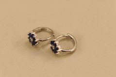 Náušnice- malé kruhy- modré zirkóny- zacvakávacie- rhódiované striebro