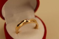 Prsteň- číry zirkón- rúžové zlato- 14 karátov