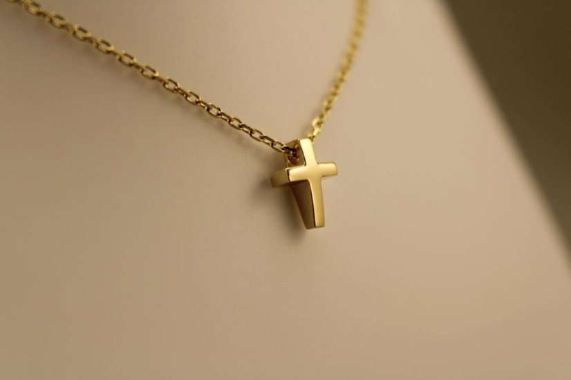 Celebritka-krížik-žlté zlato- 14 karátov
