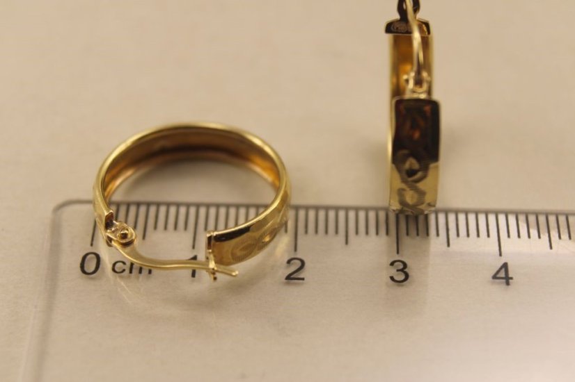 Náušnice gravírované kruhy-žlté zlato-14 karátov - Farba zlata: Žltá, Váha (g): 2,43, Rýdzosť: 14 karátov 585/1000, Dámske/Pánske: Dámske