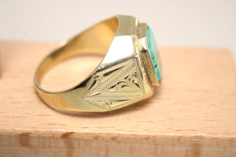 Pečatný prsteň-malachit-žlté zlato-14 karátov