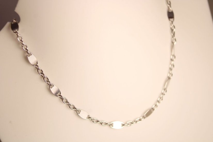 Retiazka- ovalné platničky- rhódiované striebro