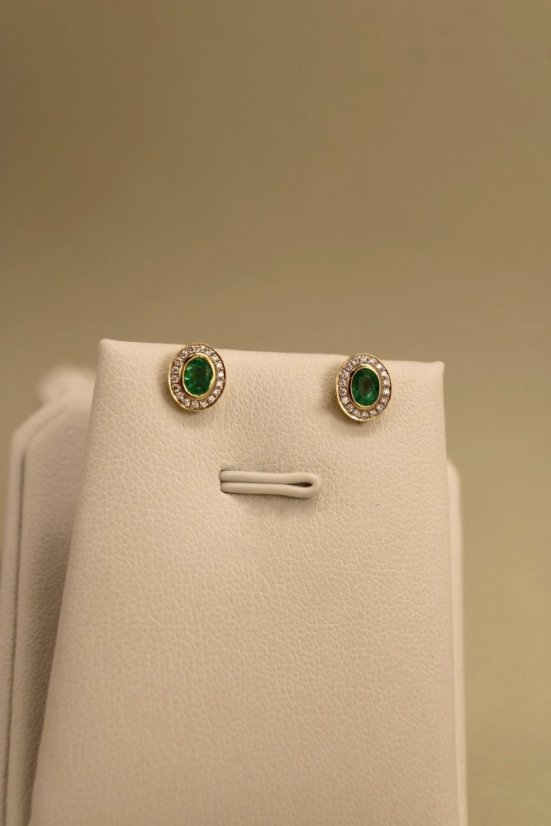 Smaragdové - diamantové náušnice - žlté zlato - diamanty 0,09 ct - šrúbky - 14K
