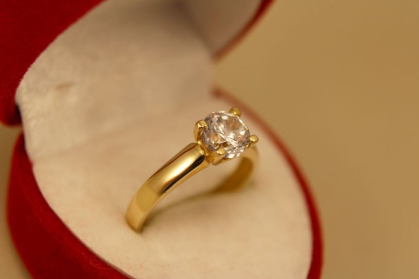 Zlatý prsteň, žlté zlato, číry zirkón 14k 585/1000