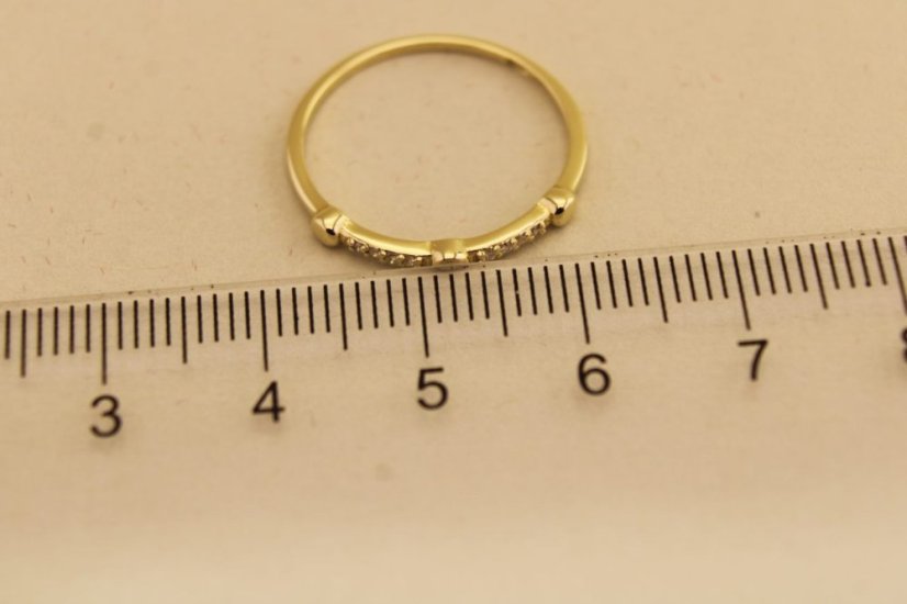 Prsteň- diamanty- 0,04 ct- H/Si2- žlté zlato- 14 karátov