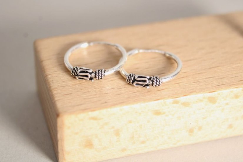 Strieborné náušnice keltské kruhy, zasúvacie zapínanie, rhodium, 0,88 g, 925/1000