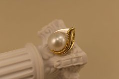 Prívesok- biela perla- diamanty- 0,015 ct- viacfarebné zlato- 14 karátov