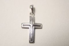 Krížik s 3D dizajnom-rhodiované striebro