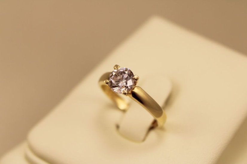 Zlatý prsteň, žlté zlato, číry zirkón 14k 585/1000