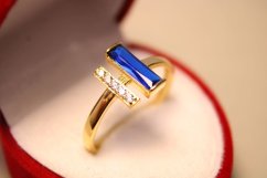 Zlatý prsteň modrý kameň, číre zirkóny, žlté zlato, veľkosť 58, 1,53 g, 14 karátov, 585/1000