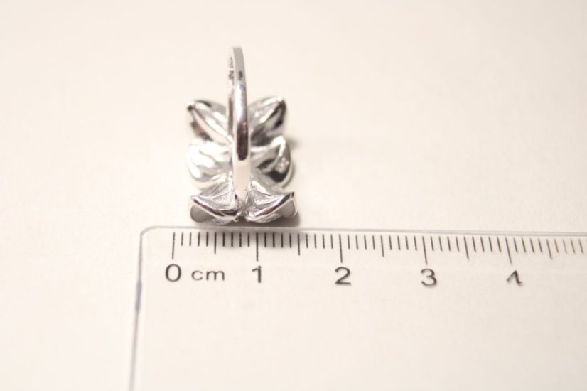 Rozkvitnutý strieborný prsteň s čírymi zirkónmi, sivý smalt, rhodium, veľkosť 49, 4,95 g, 925/1000 - Materiál: Rhodiované striebro, Druh kameňa: Zirkóny/smalt, Farba kameňa: Číry/sivý, Veľkosť prsteňa: 49, Váha (g): 4,71, Rýdzosť: STRIEBRO 925/1000