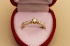 Prsteň- diamant- 0,15 ct- H/Si2- kombinované zlato- 14 karátov