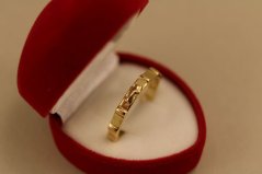 Prsteň - ruženec - vystupený krížik -  žlté zlato - 14 karátov