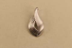 Prívesok - lesklomatný - tvar kvapky - rhodium - striebro