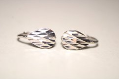 Náušnice-gravír-slzy-rhódium-patent-striebro