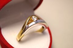 Prsteň- číre zirkóny- viacfarebné zlato- 14 karátov