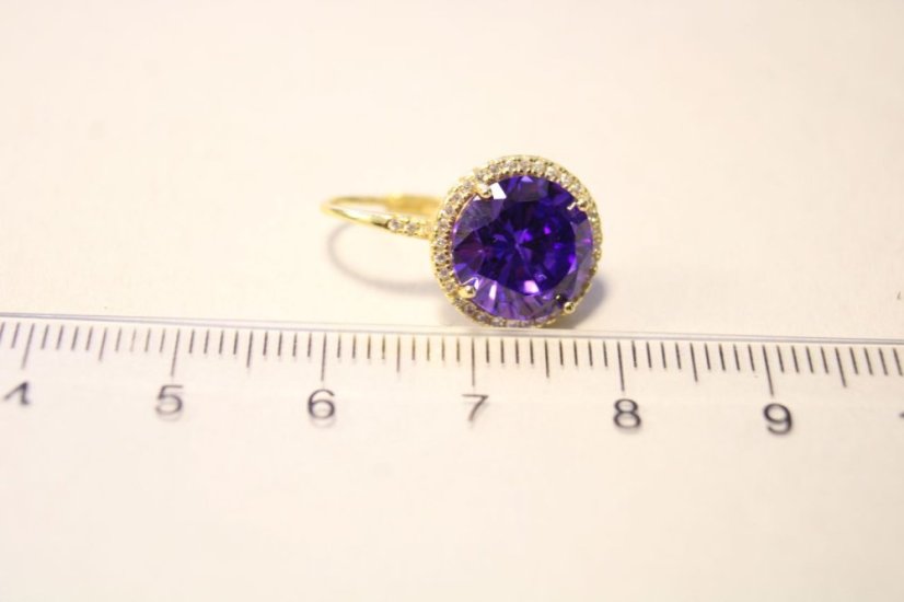 Elegantné strieborné pozlátené náušnice s veľkým fialovým kameňom, číre zirkóny, klasické zapínanie, 5,10g, 925/1000