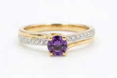 Prsteň- diamanty- ametyst- kombinované zlato- 14 karátov