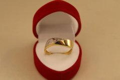 Prsteň- vlnovitý tvar- zirkóny- viacfarebné zlato- 14 karátov