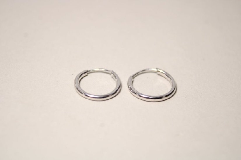 Náušnice-hladké kruhy-rhodium-zasúvacie-striebro