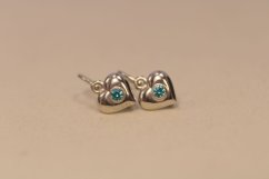 Detské náušnice -srdiečka-tyrkysové zirkóny-biele zlato- brizúrové zapínanie-14 karátov