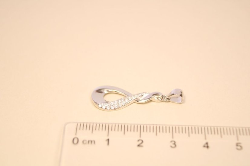 Strieborný prívesok v tvare slzy s čírymi zirkónmi, rhodiované striebro, 1,63g, 925/1000 - Materiál: Rhodiované striebro, Druh kameňa: ZIRKÓN, Farba kameňa: Číry, Váha (g): 1,63, Rýdzosť: STRIEBRO 925/1000