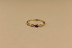 Prsteň - číre a rúžový zirkón - kombinované zlato - 14K