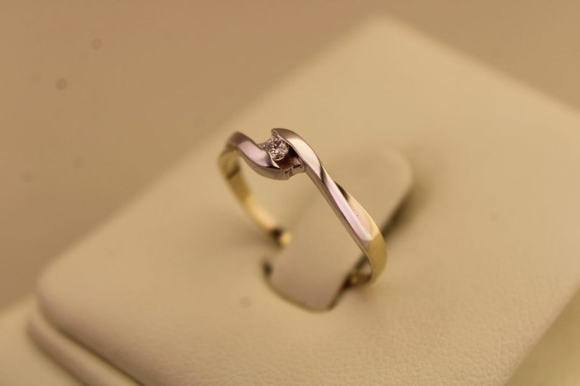 Prsteň- diamant- H/Si2- kombinované zlato- 14 karátov