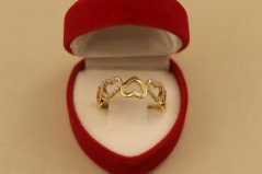 Prsteň- srdiečka- číre zirkóny- žlté zlato- 14 karátov