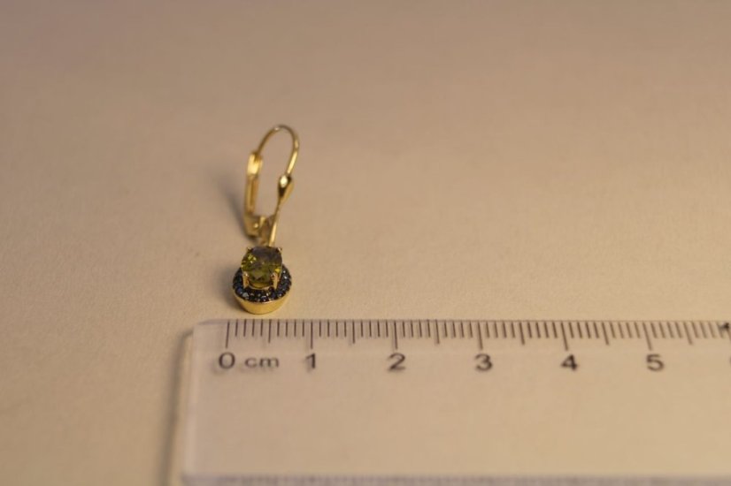 Náušnice- olivovo zelený zirkón- žlté zlato- patent- 14 karátov