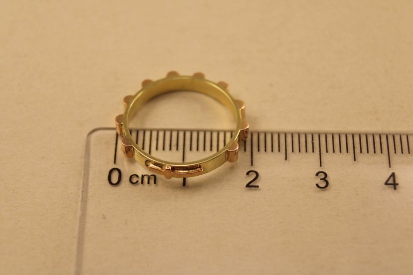 Prsteň- ruženec- vystupený krížik- kombinované zlato- 14 karátov