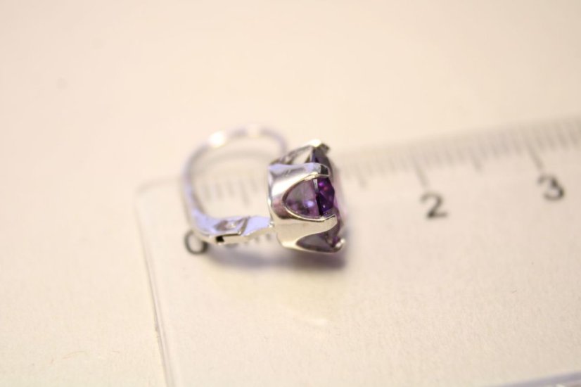 Náušnice-fialový zirkón-patent-biele zlato-14 karátov