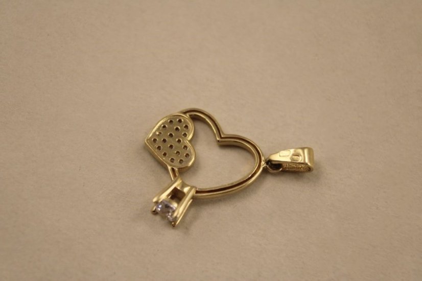 Prívesok- srdiečko- číre zirkóny- žlté zlato- 14 karátov