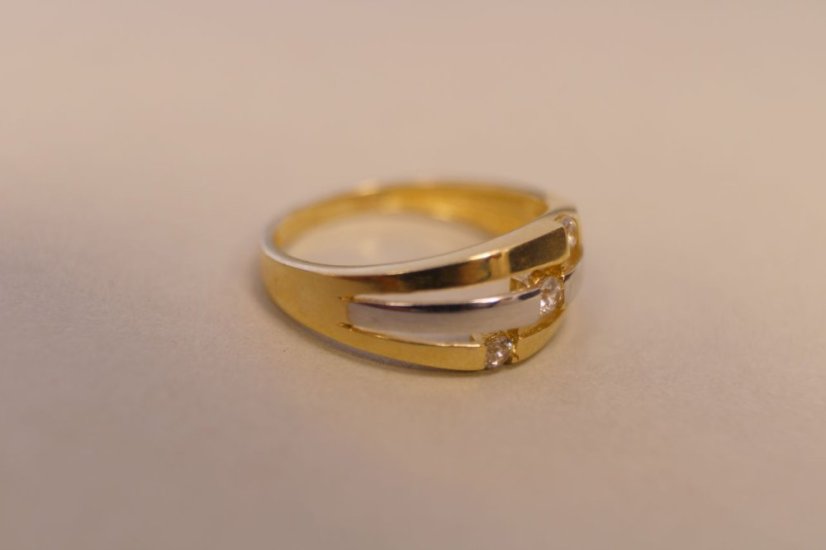 Kombinovaný zlatý prsteň, viacfarebné zlato, zirkóny, veľkosť 55, 2,69 g , 14k, 585/1000 - Materiál: Zlato, Farba zlata: Viacfarebné zlato, Druh kameňa: ZIRKÓN, Farba kameňa: Číry, Veľkosť prsteňa: 55, Váha (g): 2,69, Rýdzosť: 14 karátov 585/1000