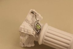 Prívesok-zelený Olivín- číre zirkóny- rhodium-striebro